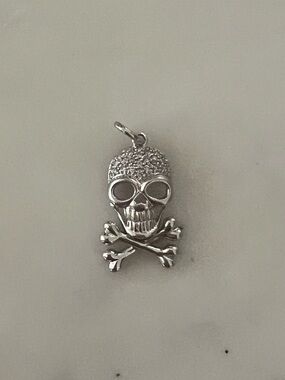 Sydney Evan Diamond Skull 14K
